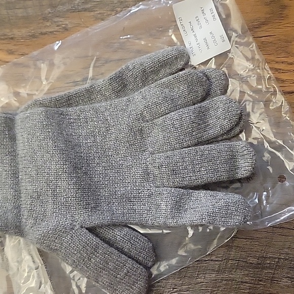 ARCH4 cashmere gloves - Picture 2 of 6